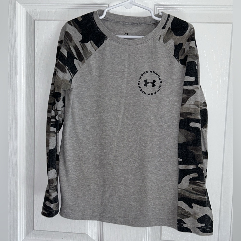 Under Armour Gray and Black Camo Sleeve Shirt